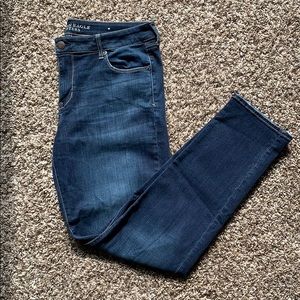 Medium Wash American Eagle Skinny Jeans
